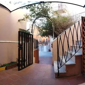 Pensión Genovese 20, La Maddalena (Sassari)